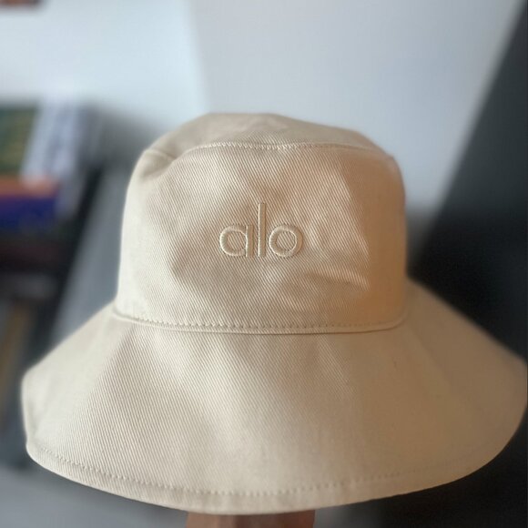 ALO Yoga Bucket Hat – Adjustable Fit - Picture 1 of 3